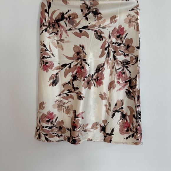 BOG Collective Slip Skirt Cream and Satin floral Small - Picture 4 of 4